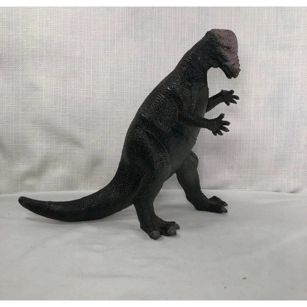 Vintage 1996 Halosaurus Pachycephalosaurus Dinosaur Figure 8.5 Inch Purple Head